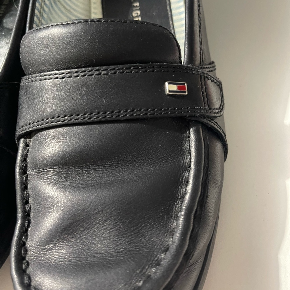 Tommy Hilfiger Black Leather Loafers Classic Comfort Slip On Shoes Women's